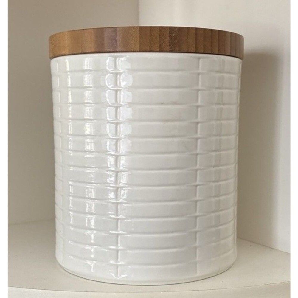 LENOX ENTERTAIN 365 SCULPTURE CANISTER WITH LID.